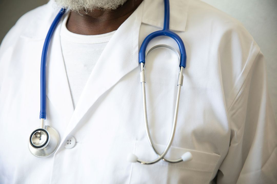 Nurse wearing stethescope